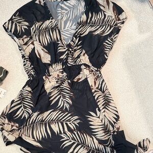 Cupshe Black and Cream Leaf Print Swim Coverup
